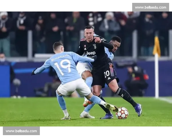 欧冠小组赛激战正酣各豪门争夺晋级名额焦点战分析